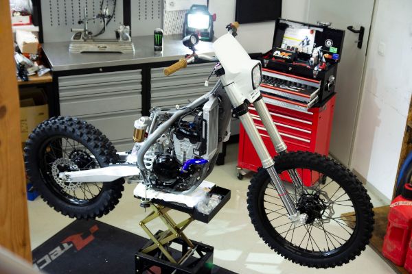 Picture of Projekt custom Husqvarna – PART I