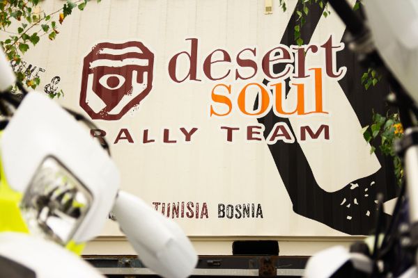 Picture of Desert Soul od sedaj naprej na motorjih Husqvarna