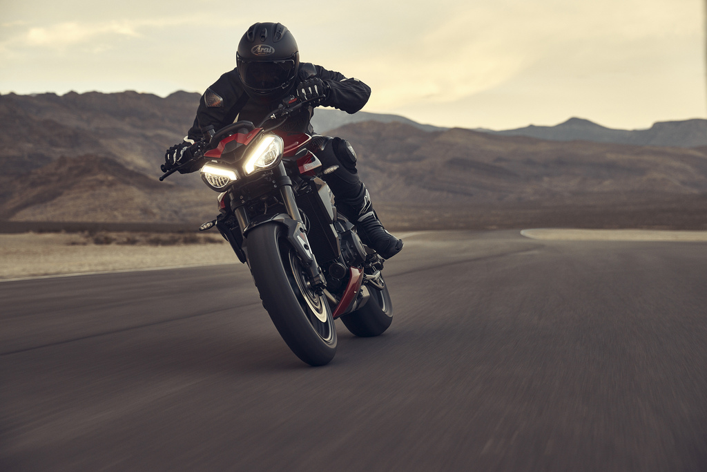 Street-Triple-RS