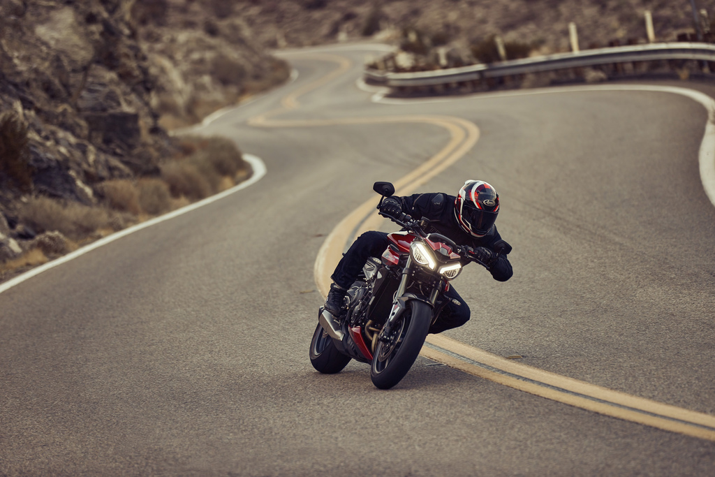 Street-Triple-RS