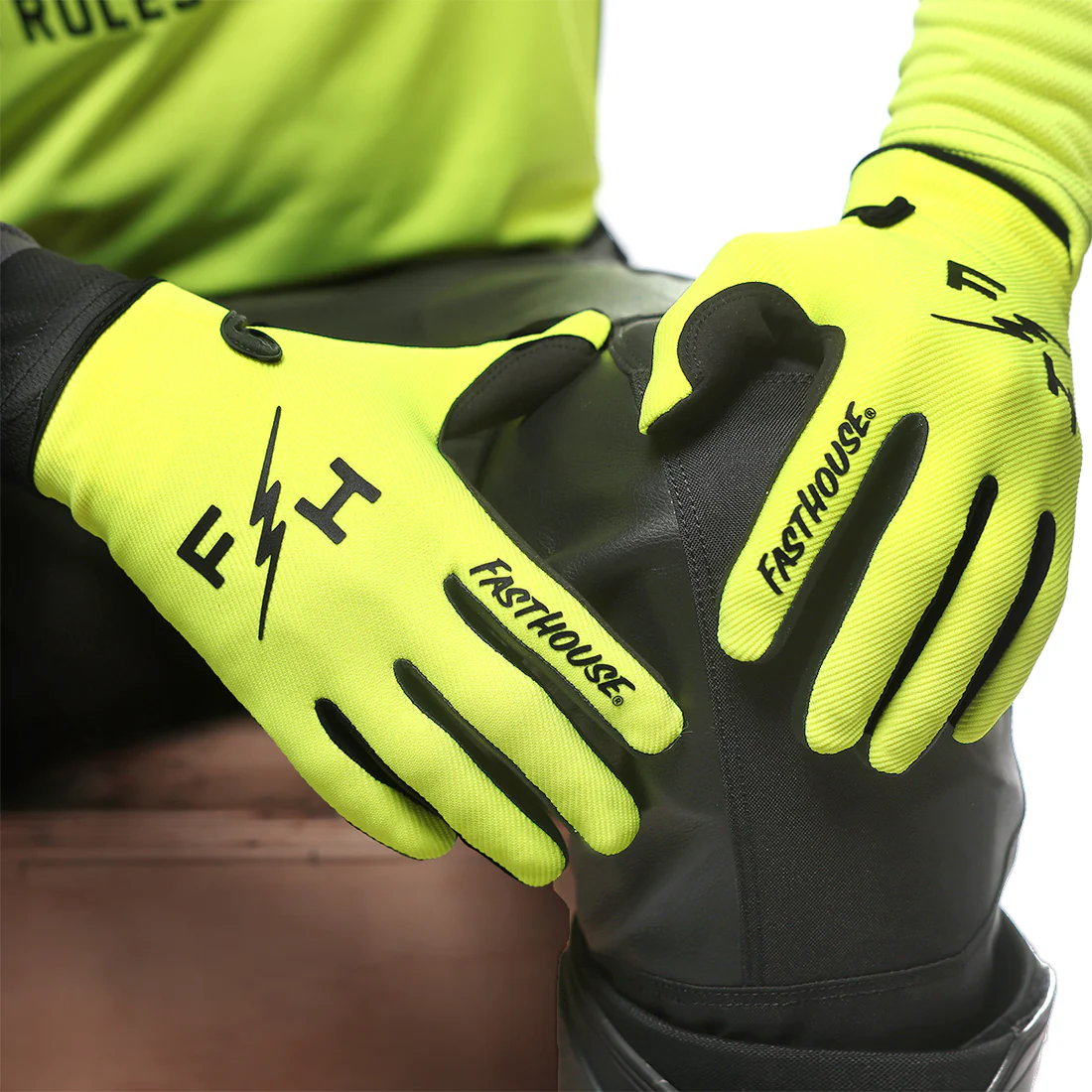 fasthouse-carbon-eternal-rokavice-fluo