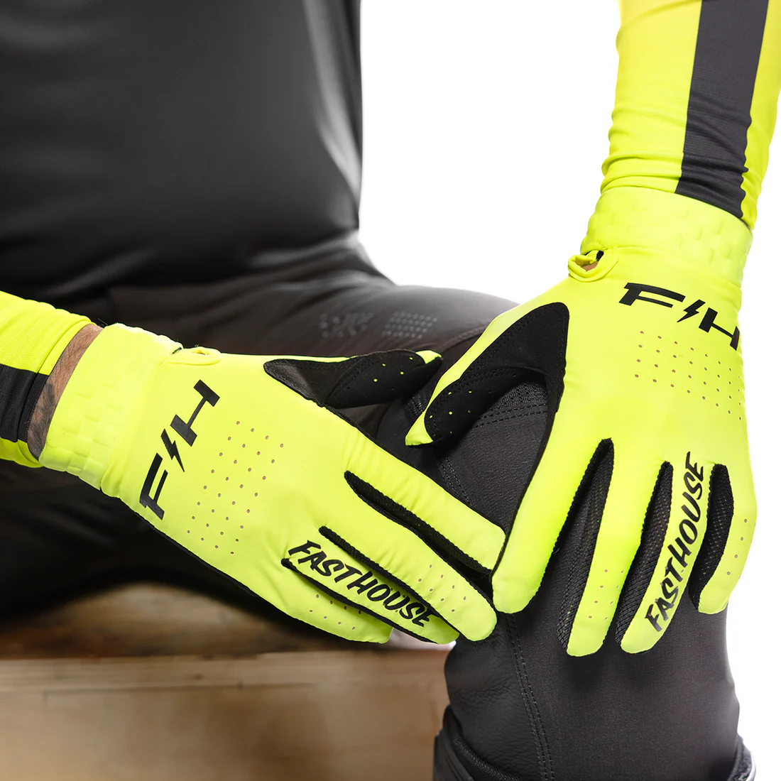 fasthouse-helix-circut-rokavice-fluo